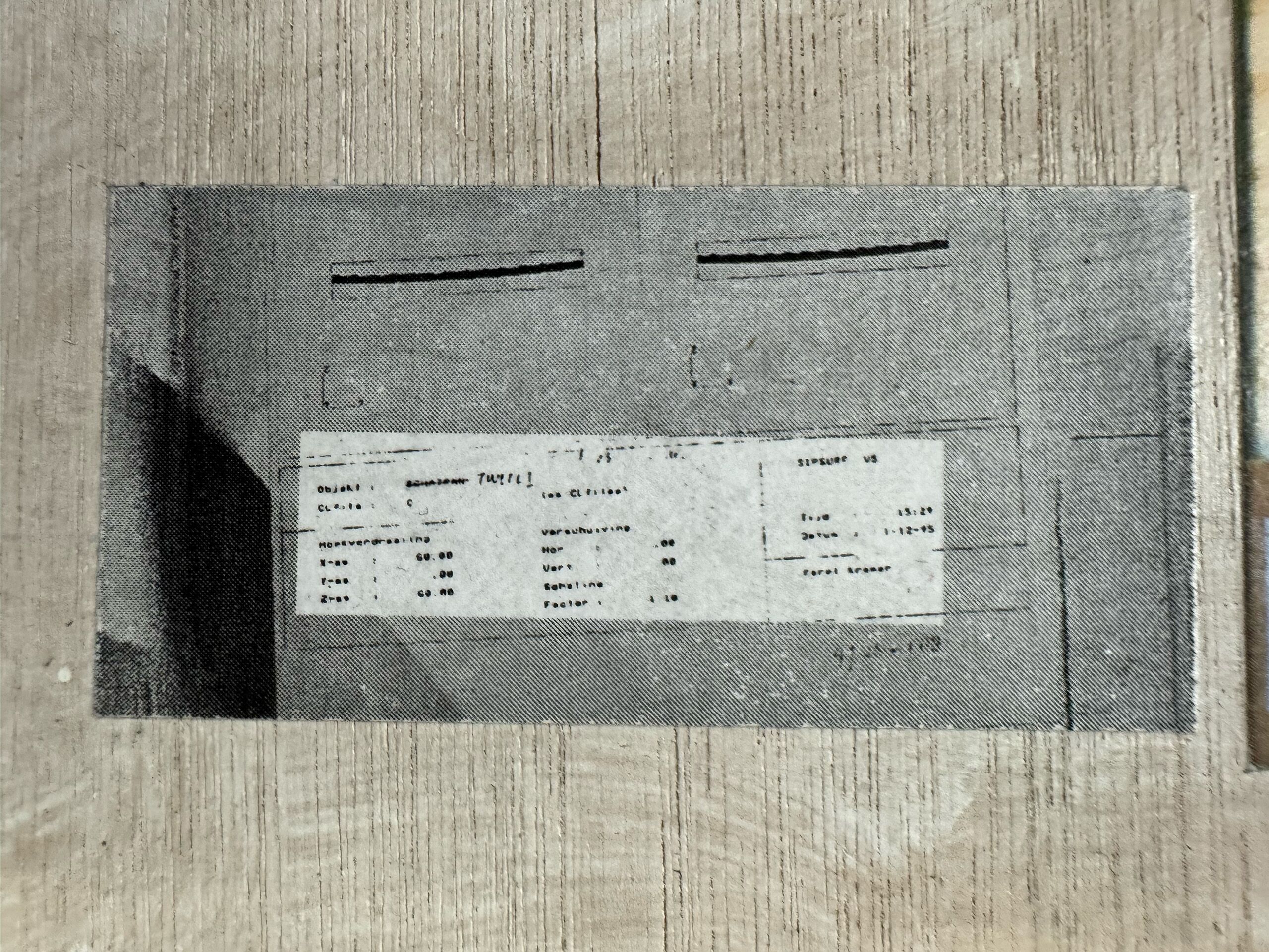 Karel Kremer - 'Relief II' sculptuur, achterzijde