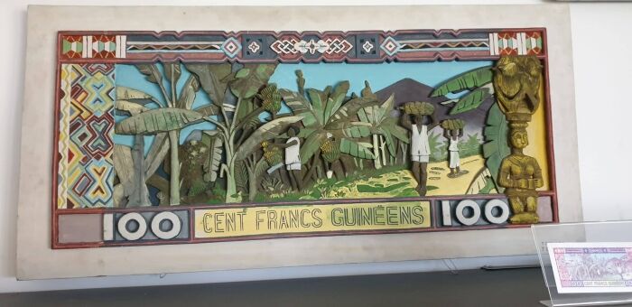 THOMAS TCHOPZAN - "Centrale Bank Guinee 100 Frs" backside (hardwood, large)